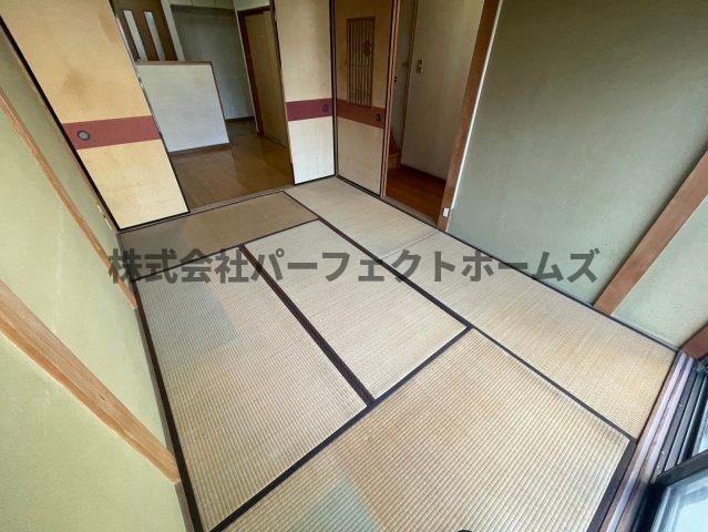 伊加賀寿町戸建　賃貸の和室|日本らしい落ち着いた雰囲気の和室です