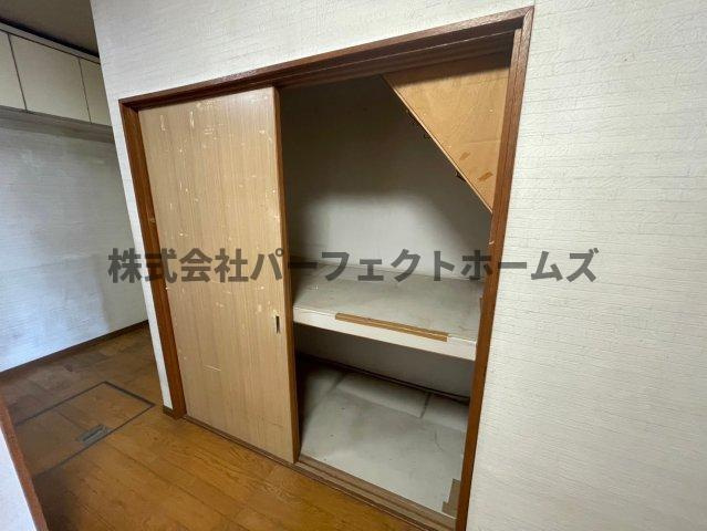 伊加賀寿町戸建　賃貸の収納|こまごまとしたものを収納できそうですね