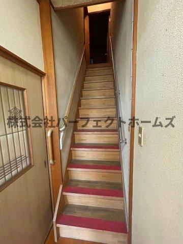 伊加賀寿町戸建　賃貸の玄関|落ち着いた玄関です