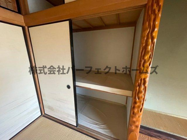伊加賀寿町戸建　賃貸の収納|こまごまとしたものを収納できそうですね