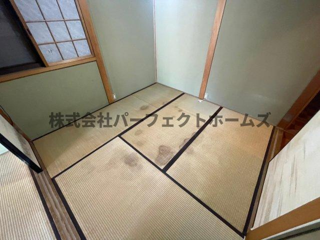 伊加賀寿町戸建　賃貸の和室|フローリングだけでなく、和室もあります