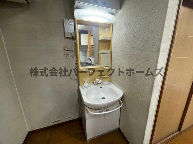 伊加賀寿町戸建　賃貸の洗面所|使いやすい洗面所です
