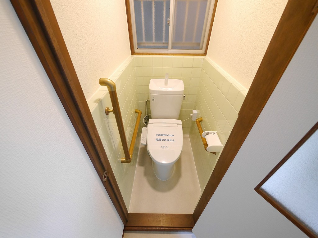 西山町4丁目戸建のトイレ