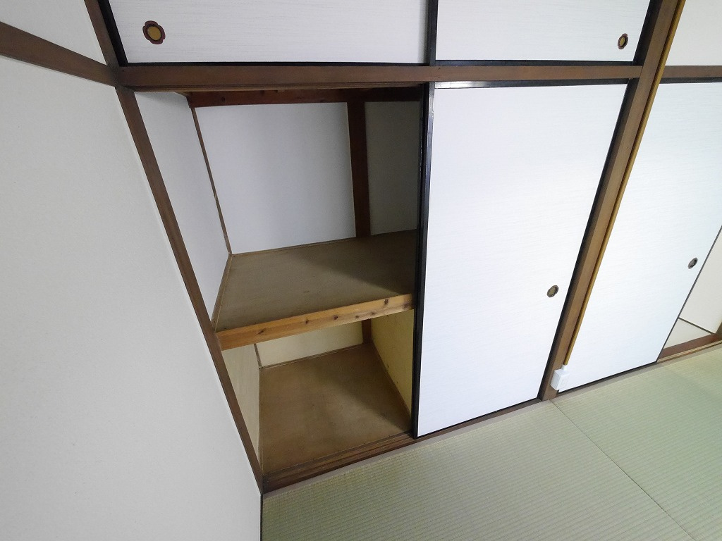 西山町4丁目戸建の収納