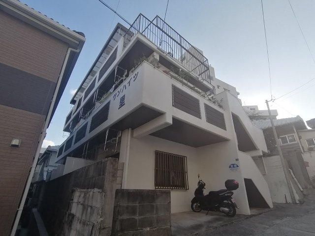 サンハイツ里の外観
