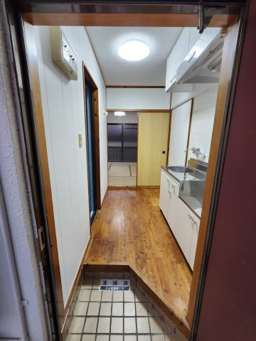 サンハイツ里の玄関