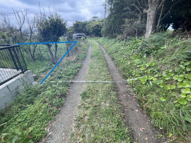 糸島 芥屋の土地の前面道路含む現地写真