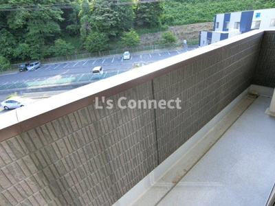 【バルコニー】 | セロー明通館 | ２階のお部屋で晴れた日には洗濯物もたくさん干せます。