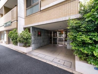 【エントランス】 | ドゥーエ西麻布