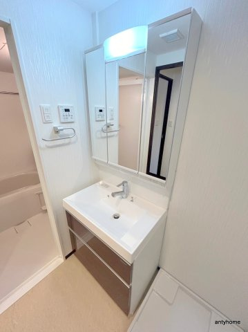 Vinoプレジオ本町　仲介手数料無料の独立洗面台