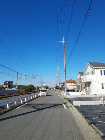 鴻巣市愛の町の売地の前面道路含む現地写真|2024年11月8日撮影