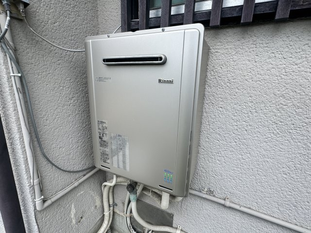 熊取町山の手台2丁目　中古戸建の発電・温水設備|給湯器も入れ替えています