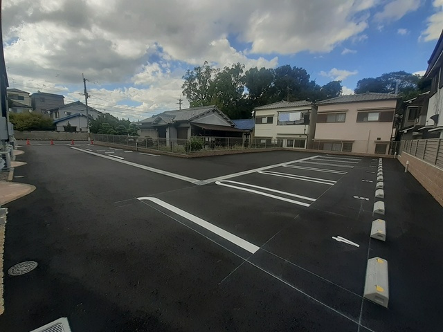プログレス　コートの駐車場