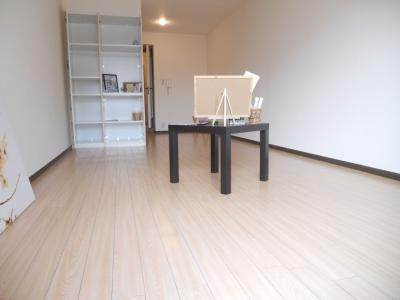 エリーフラッツ西ノ京の子供部屋|内装