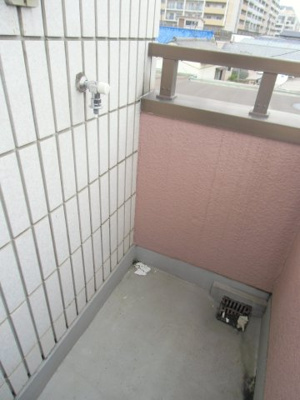【設備】 | コーポ長崎 | 洗濯機置き場です。