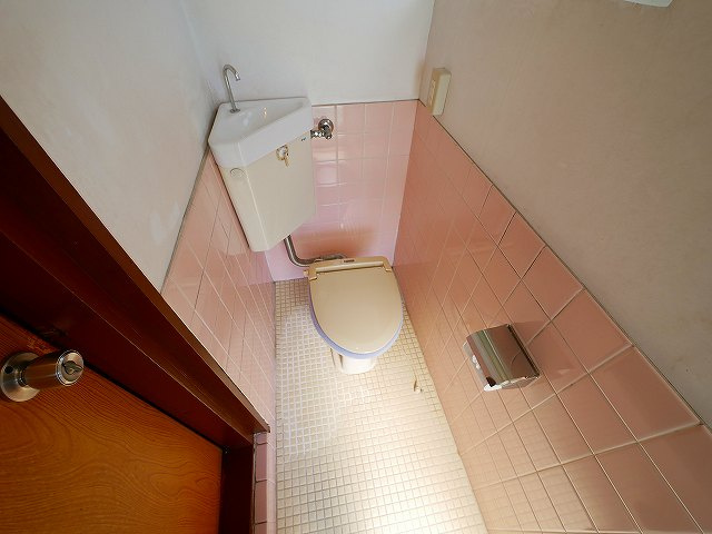 阿片貸家のトイレ|2階にもトイレがございます。