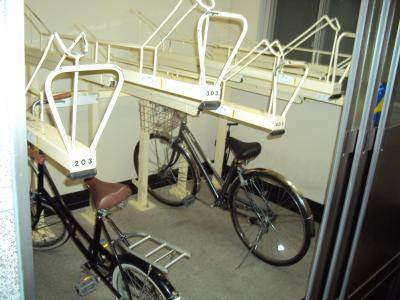 グランドパルティールⅢの駐車場|駐輪場