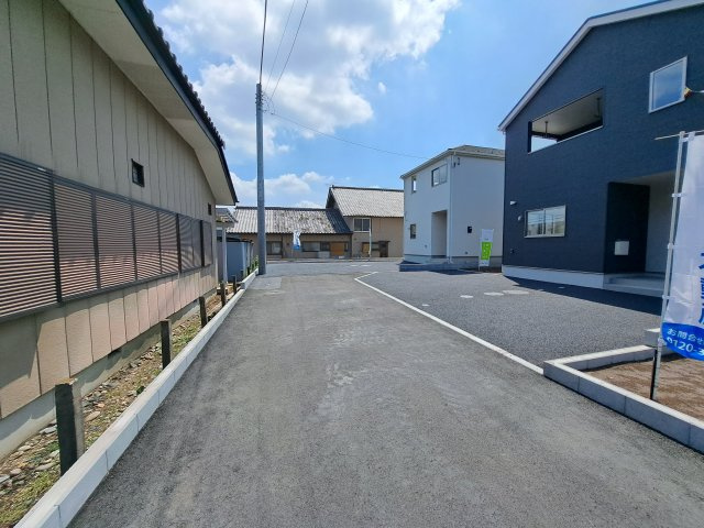 新築　前橋市下増田町第2　クレイドルガーデン　2号棟の前面道路含む現地写真|現地写真　北側接道幅員約4.5ｍ