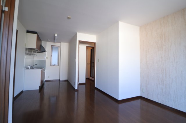 ラクシュミー鳥飼の居間・リビング