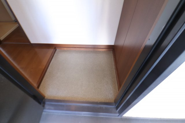 ラクシュミー鳥飼の玄関