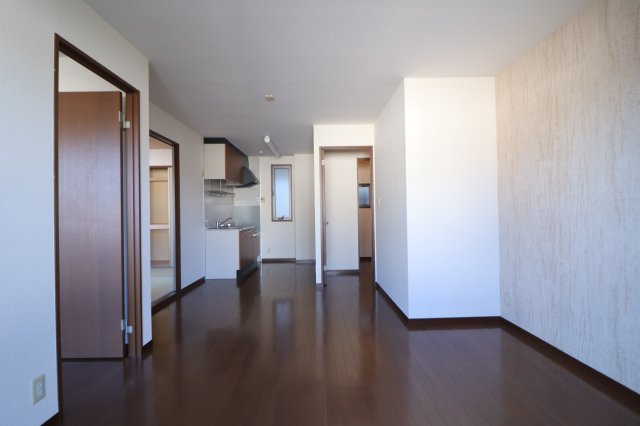 ラクシュミー鳥飼の居間・リビング