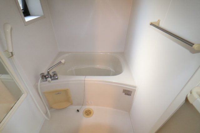 ラクシュミー鳥飼の浴室