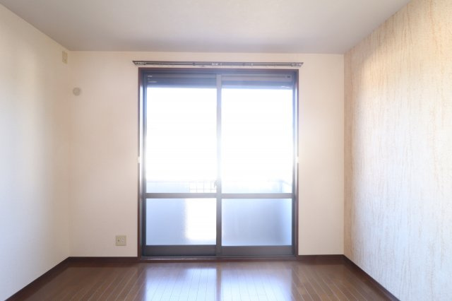 ラクシュミー鳥飼の寝室