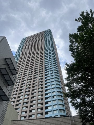 センチュリーパークタワーの外観