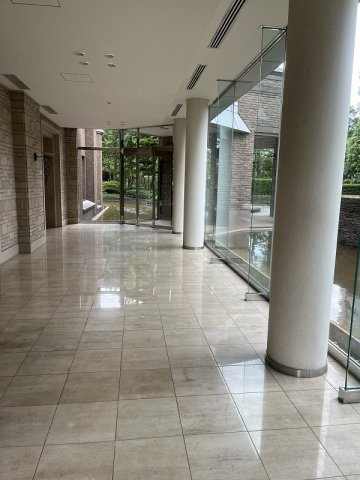 センチュリーパークタワーのエントランス