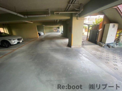 【駐車場】 | シャングリア丸太