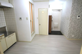 【居間・リビング】 | サンティール門真 | 別のお部屋の参考写真です