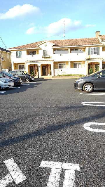 フランシーズコートCの駐車場|駐車場完備です