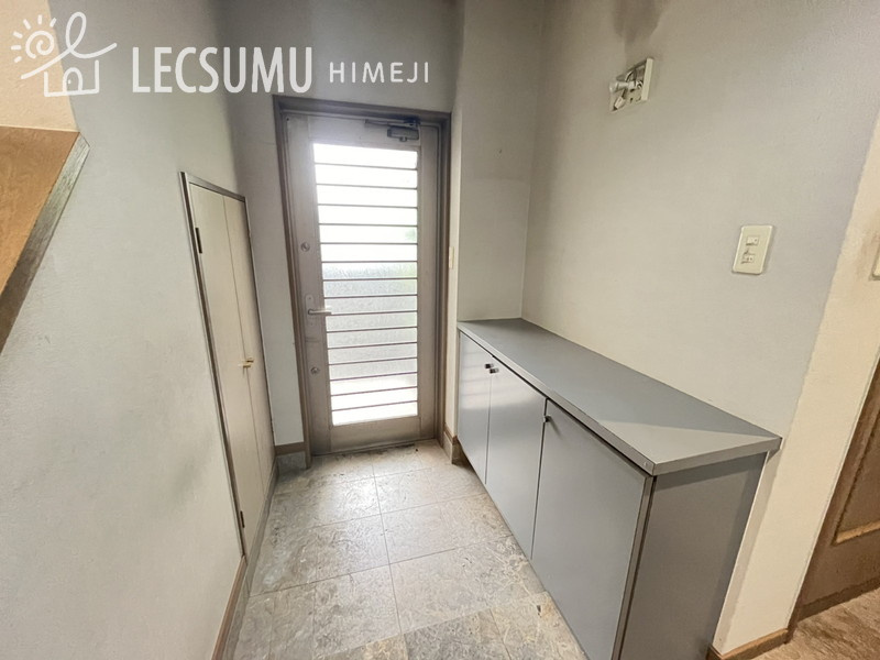 姫路市飾磨区構5丁目／中古戸建の玄関