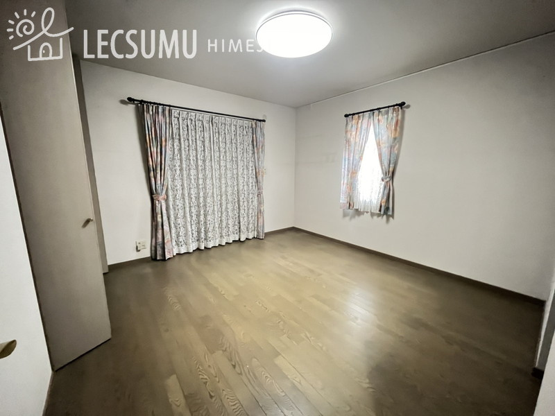 姫路市飾磨区構5丁目／中古戸建の洋室