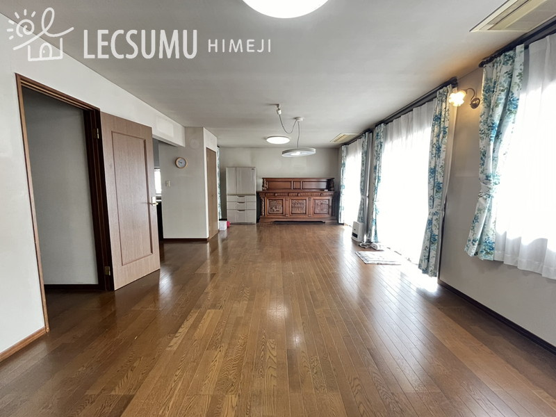 姫路市飾磨区構5丁目／中古戸建の居間・リビング