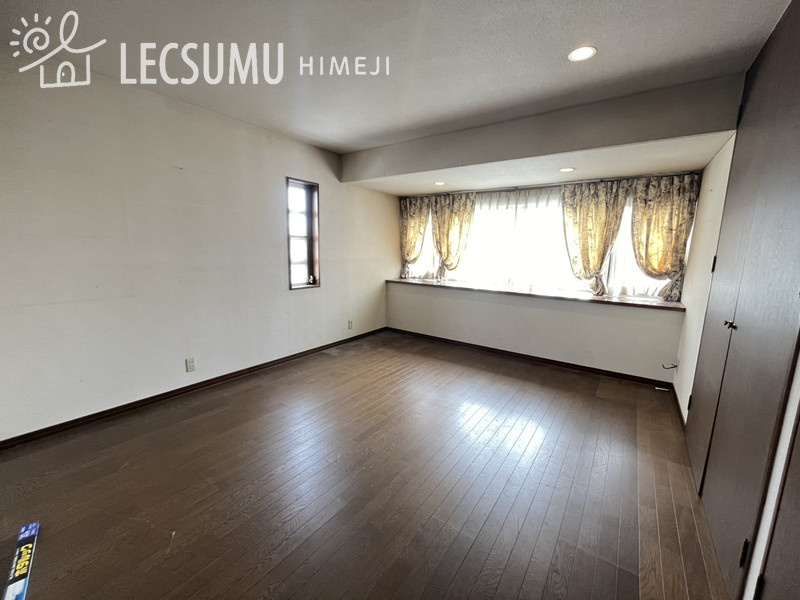 姫路市飾磨区構5丁目／中古戸建の洋室