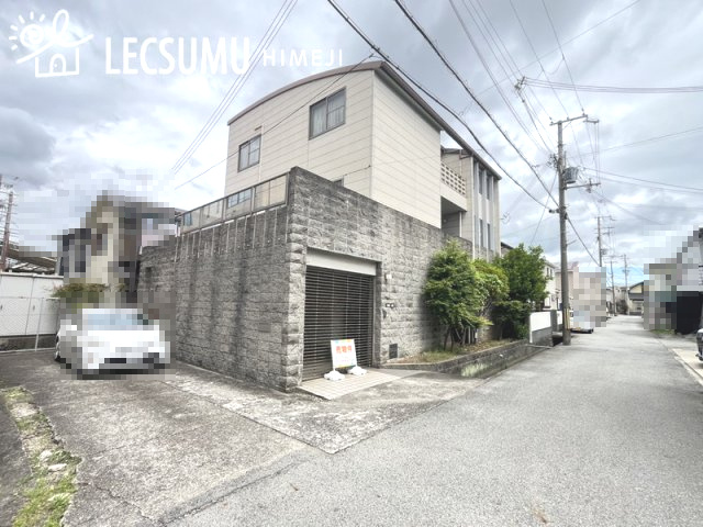 姫路市飾磨区構5丁目／中古戸建の前面道路含む現地写真