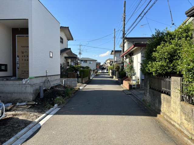 川越市笠幡　新築分譲　JR川越線『武蔵高萩駅』徒歩17分　【霞ヶ関西小学区】の前面道路含む現地写真