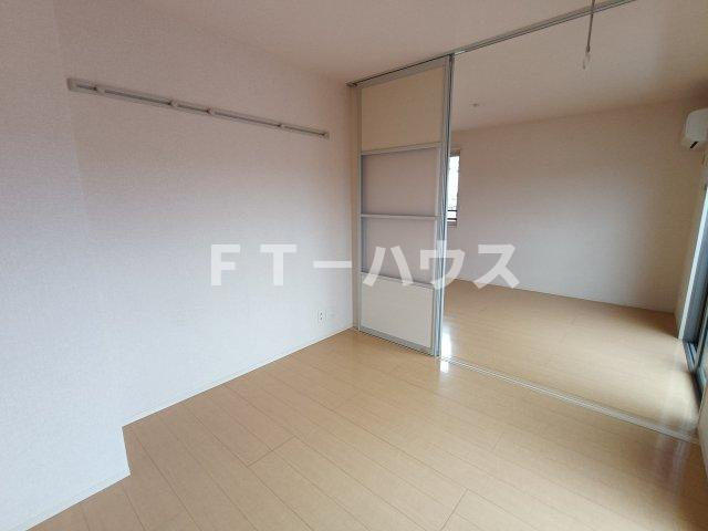 ウェルデンス幕張の居間・リビング