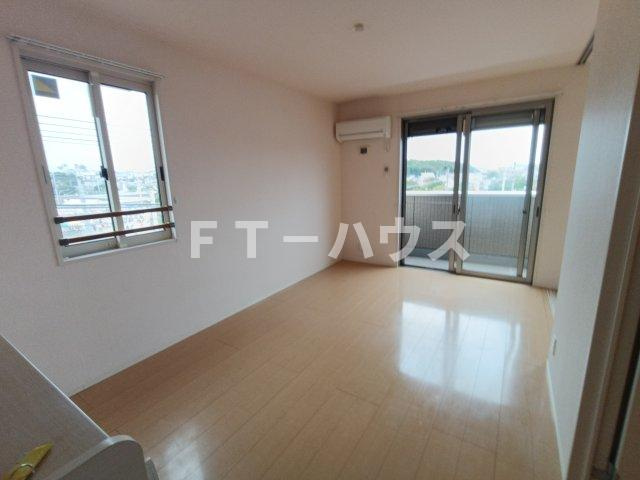 ウェルデンス幕張の居間・リビング