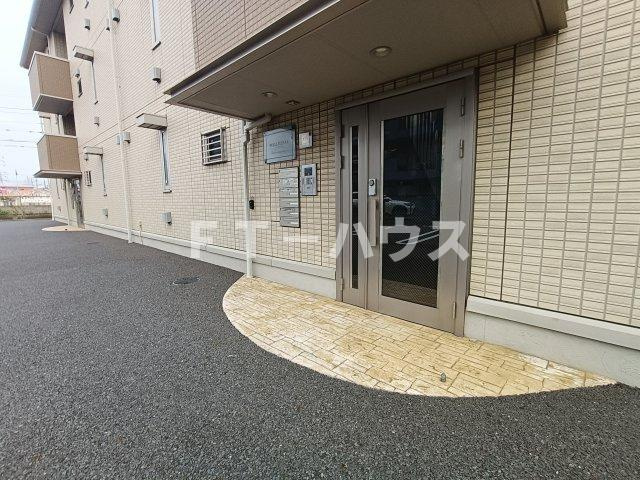 ウェルデンス幕張のエントランス