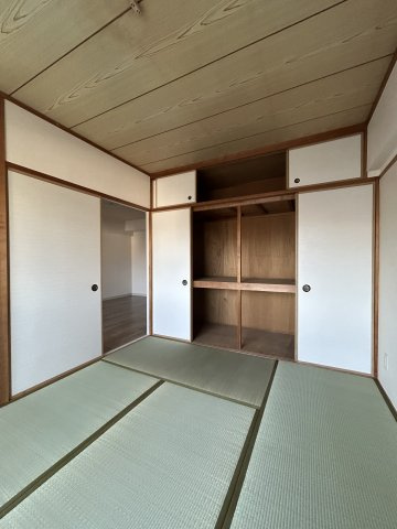 ドミール小出の和室