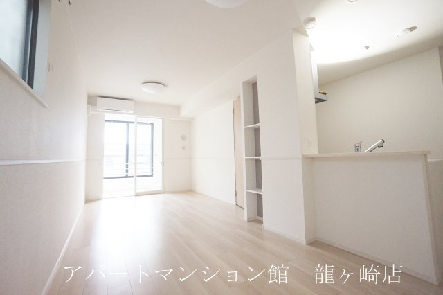 レジデンシアAの居間・リビング