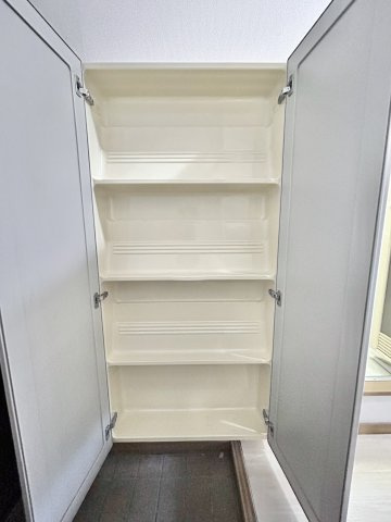 長谷川10番館の玄関