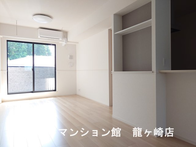 レジデンシアAの居間・リビング