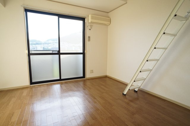 グリーンコート宝塚の居間・リビング