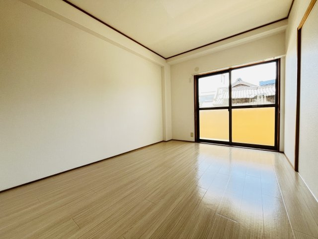 サンハイツ諸藤の洋室