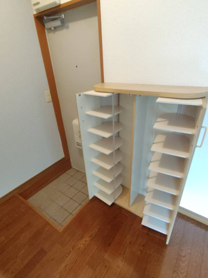 【玄関】 | ひまわりコーポ | ※リフォーム前の写真です