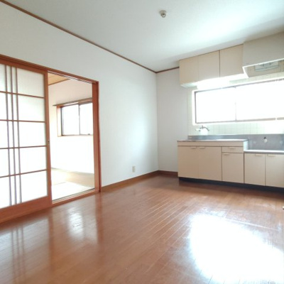 【居間・リビング】 | ひまわりコーポ | ※リフォーム前の写真です
