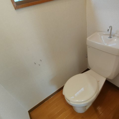 【トイレ】 | ひまわりコーポ | ※リフォーム前の写真です